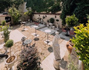 Art. History. Experience. – O călătorie în vila interbelică bucureșteană de poveste